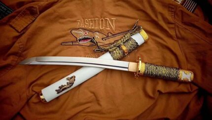 Pearlescent Thorn: Hand Forged Japanese Wakizashi High Manganese Steel Blade White Saya