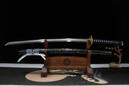 Black Corruptor: Hand Forged Japanese Katana T12A Steel Clay Tempered  Blade Black Saya
