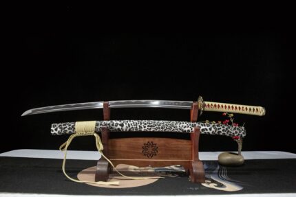 Snow Leopard: Hand Forged Japanese Katana 1045 Carbon Steel Blade Leopard Print Saya