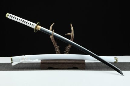 Ghost Mantis: Hand Forged Japanese Katana 1045 Steel Blade White Saya