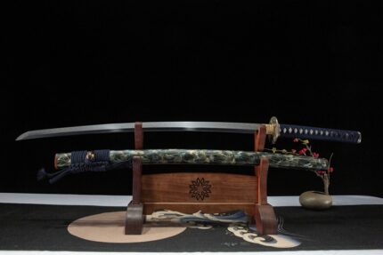 Peacock Dart: Hand Forged Japanese Katana Wootz Steel Blade Motley Saya